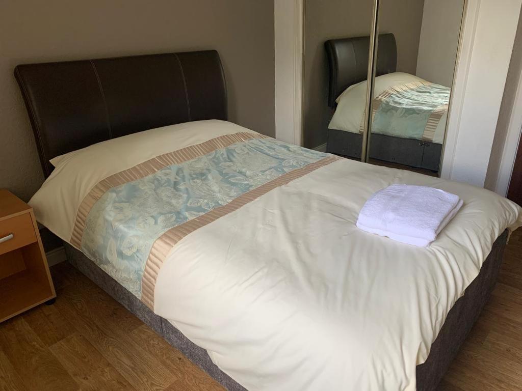 2 Bedroom Central Apartment Эдинбург Экстерьер фото